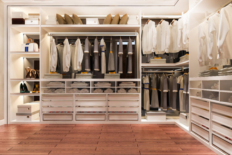 walk- in closet