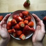 tips memotong stroberi